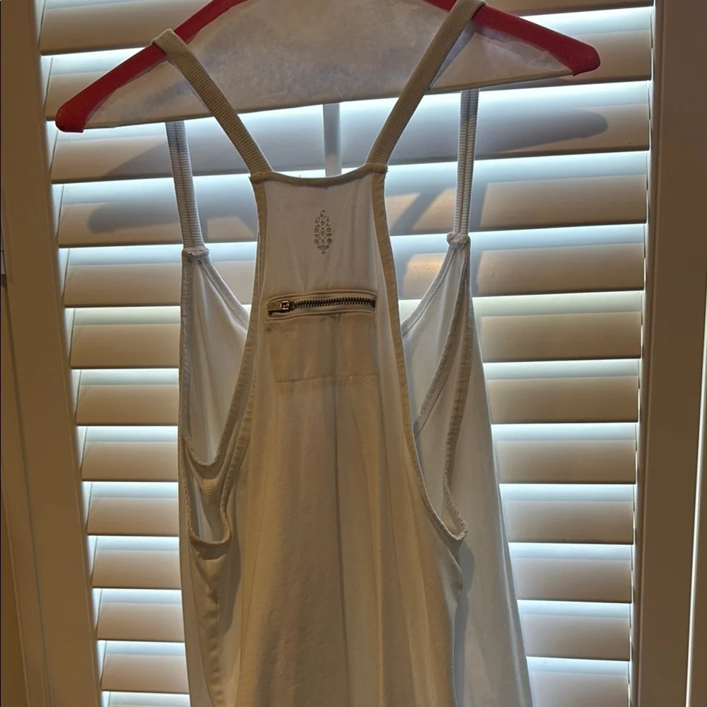 White Sleeveless Top - Picture 3 of 3